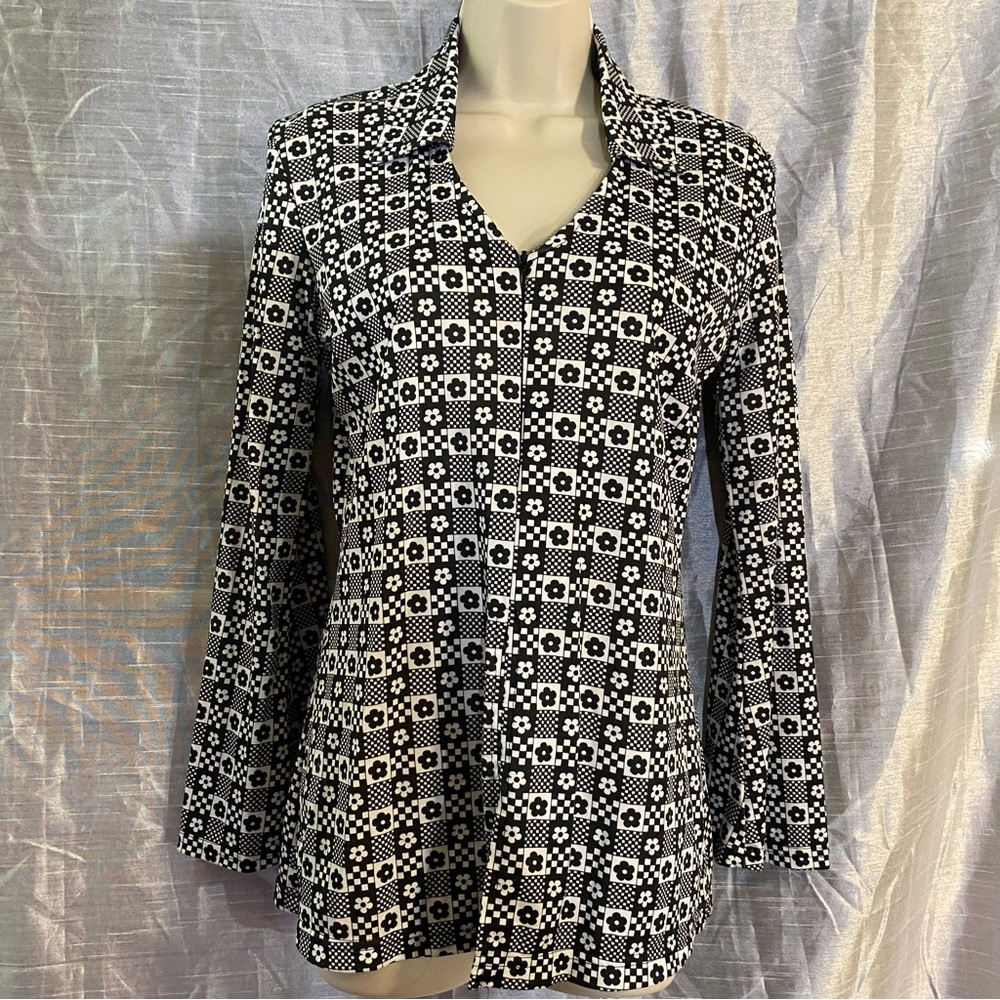 Morgan Sport top Y2K floral tunic, 1/4 zip front, split at front, bell cuff, L
